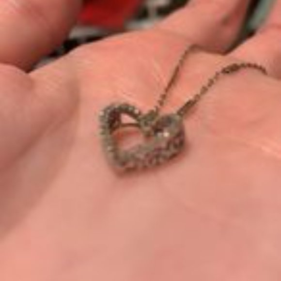 Dimond and silver heart pendant and necklace - Picture 5 of 5